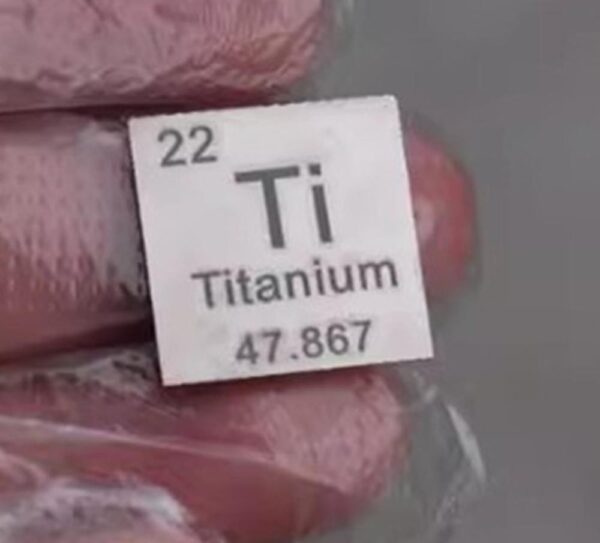 0.5 * 20 * 20mm Periodic Phenotype Titanium Sheet High-purity Ti ≥ 99.5%