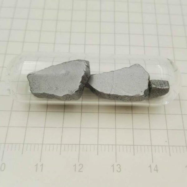 10g Glass Sealed Electrolytic Iron Block, 99.99% High-purity Metal Fe