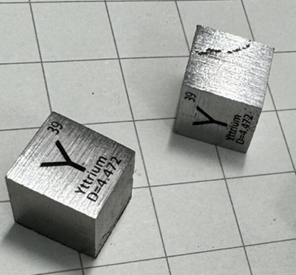 Defective 1cm Yttrium Cube, 99.9% High-purity Distilled Y Block