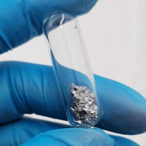 Glass Sealed Manganese Block 1g, Filled with Argon Gas Protection, 99.7% High-purity Rare Element Bright Mn Block