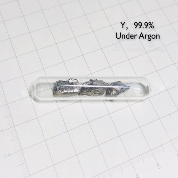 About 2g Glass Sealed Yttrium Block, Filled with Argon Gas, 99.9% Higher Than Y